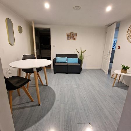 Chambre Chez L Habitant Petit Dejeuner Compris เฟรฌูส ภายนอก รูปภาพ
