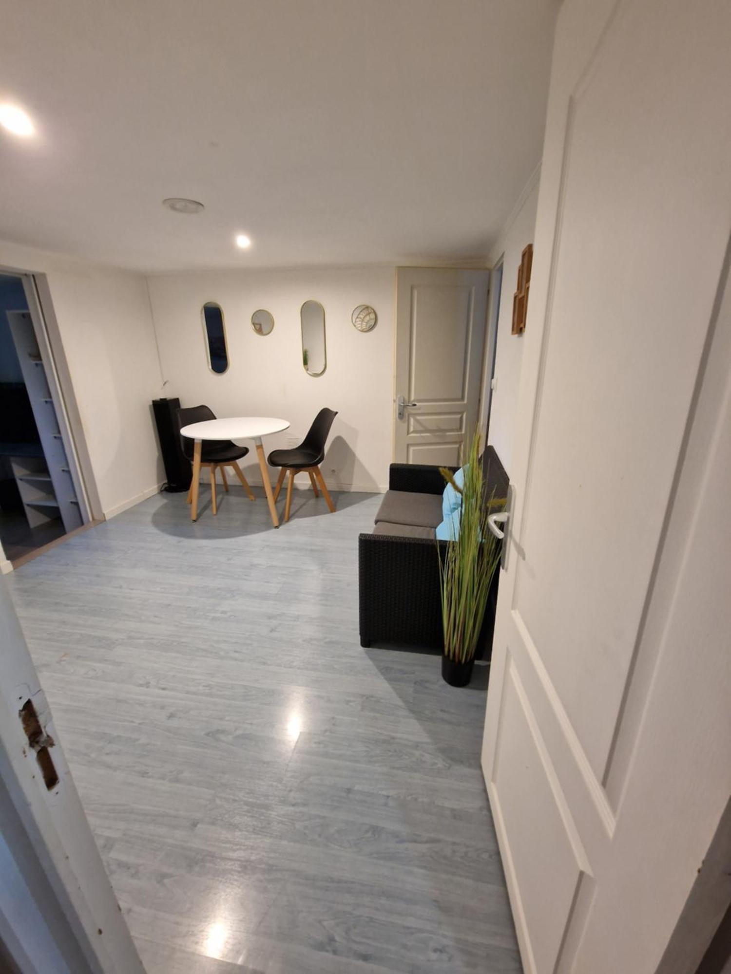 Chambre Chez L Habitant Petit Dejeuner Compris เฟรฌูส ภายนอก รูปภาพ