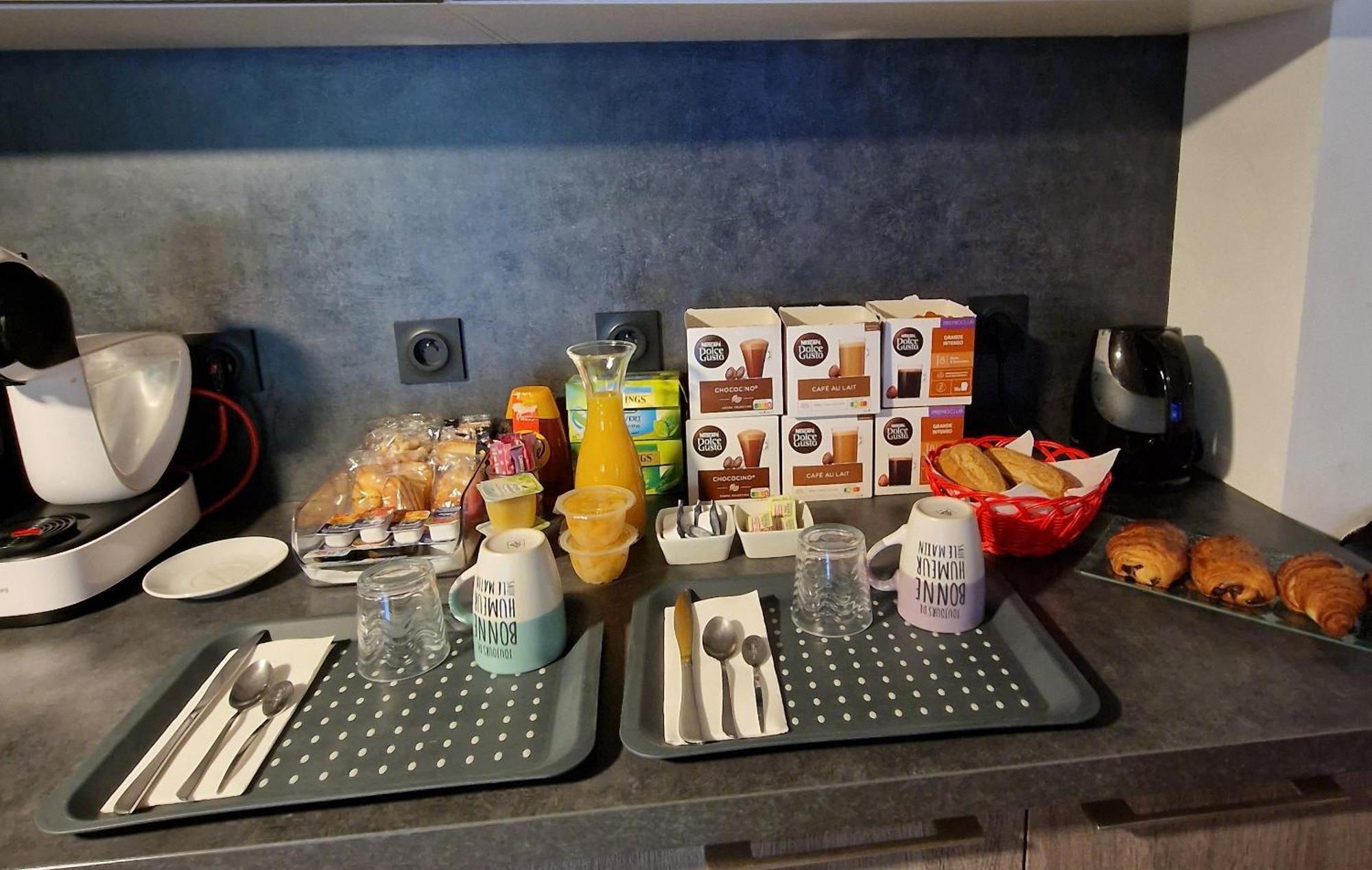 Chambre Chez L Habitant Petit Dejeuner Compris เฟรฌูส ภายนอก รูปภาพ